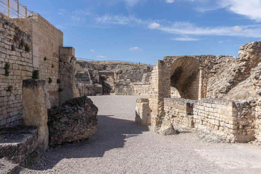 Cuenca - Saelices - parque arqueológico de Segóbriga 02 - Anfiteatro.jpg